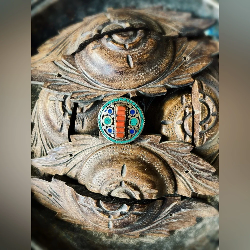 Vintage ring discover
