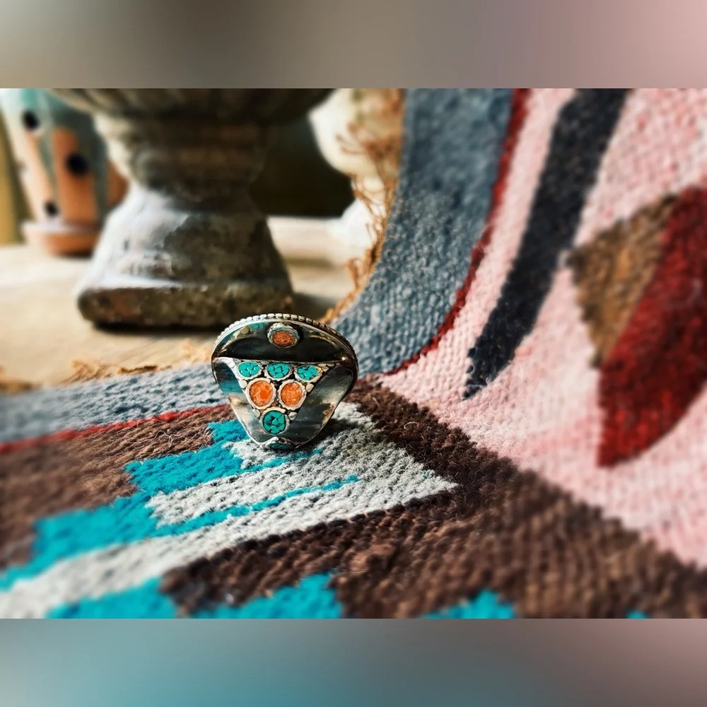 Vintage ring discover