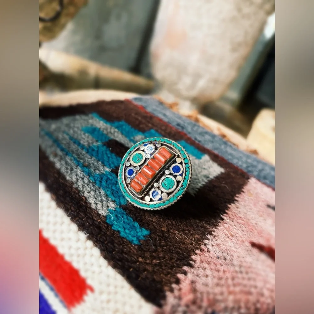 Vintage ring discover