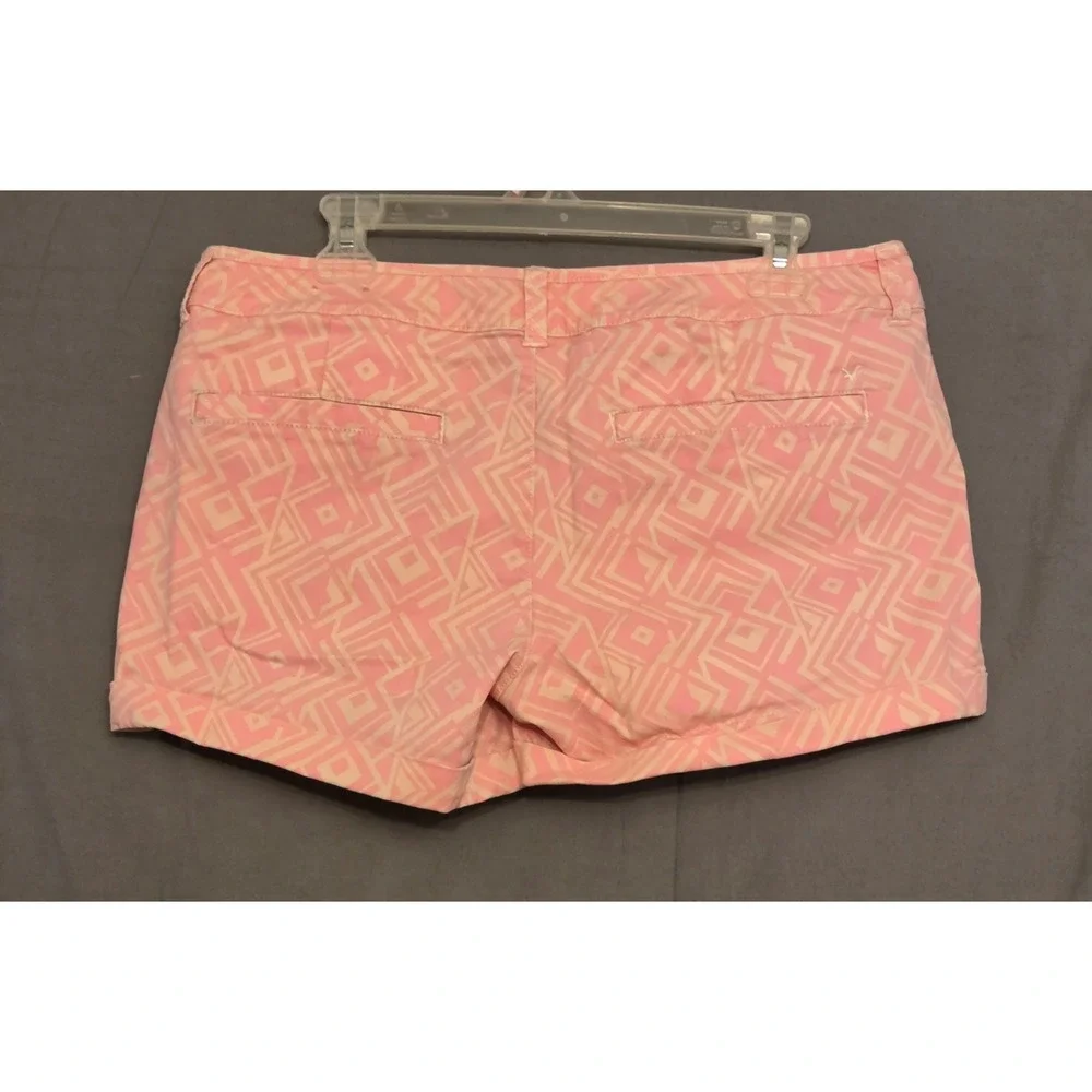 American Eagle Midi Stretch Shorts‎ Women's Size 12 Pink White Aztec