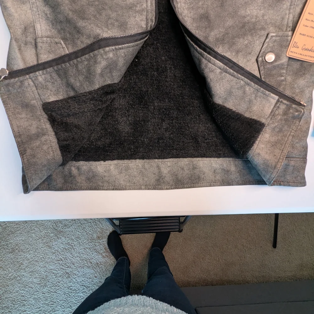 Bleu Grandeur stylish gray