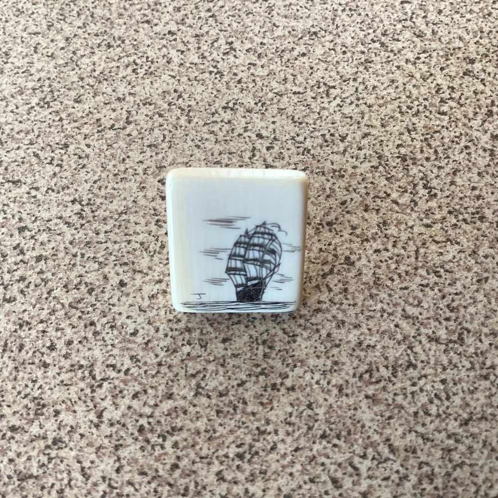 Vintage 📌 scrimshaw