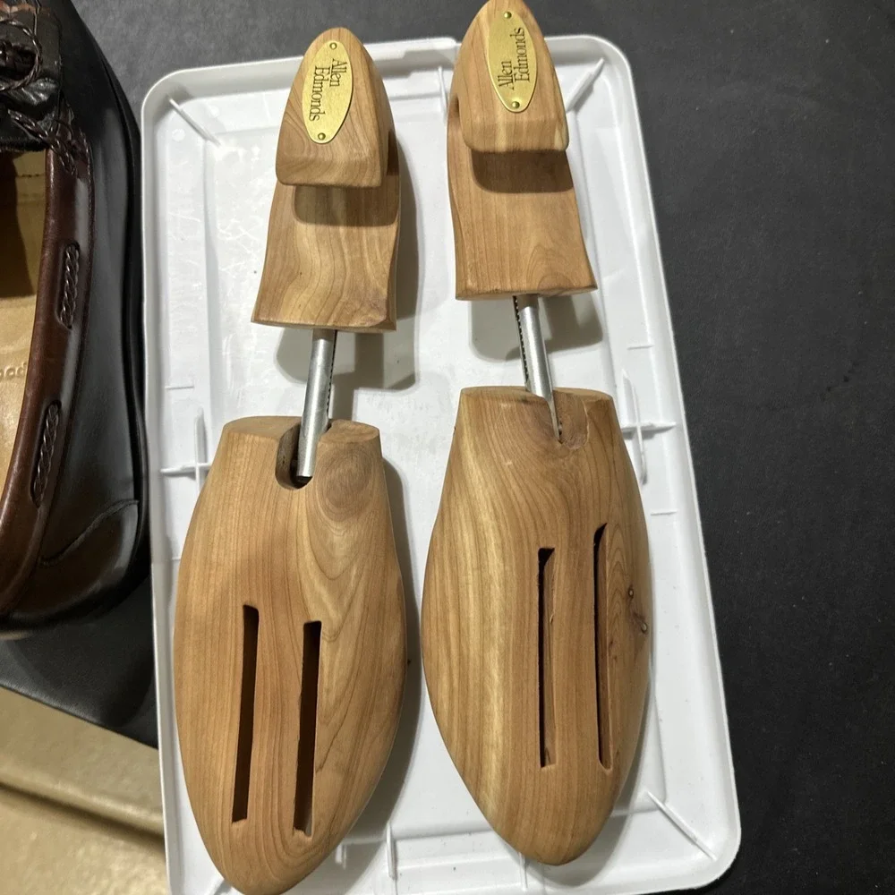 Allen Edmonds product pair