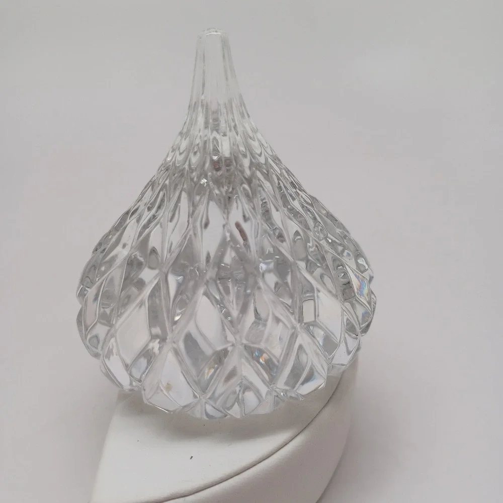 Unbranded diamond patterned