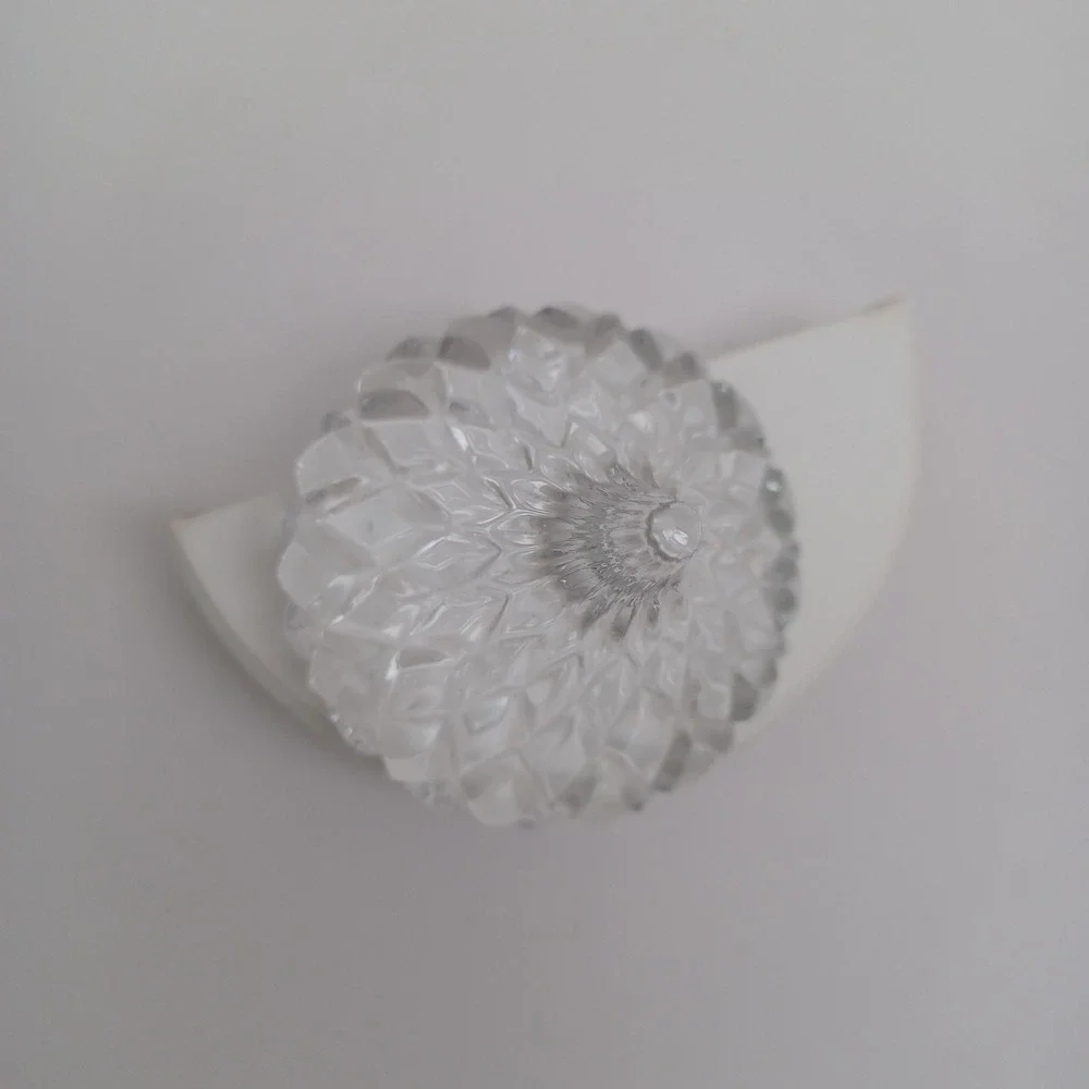 Unbranded diamond patterned
