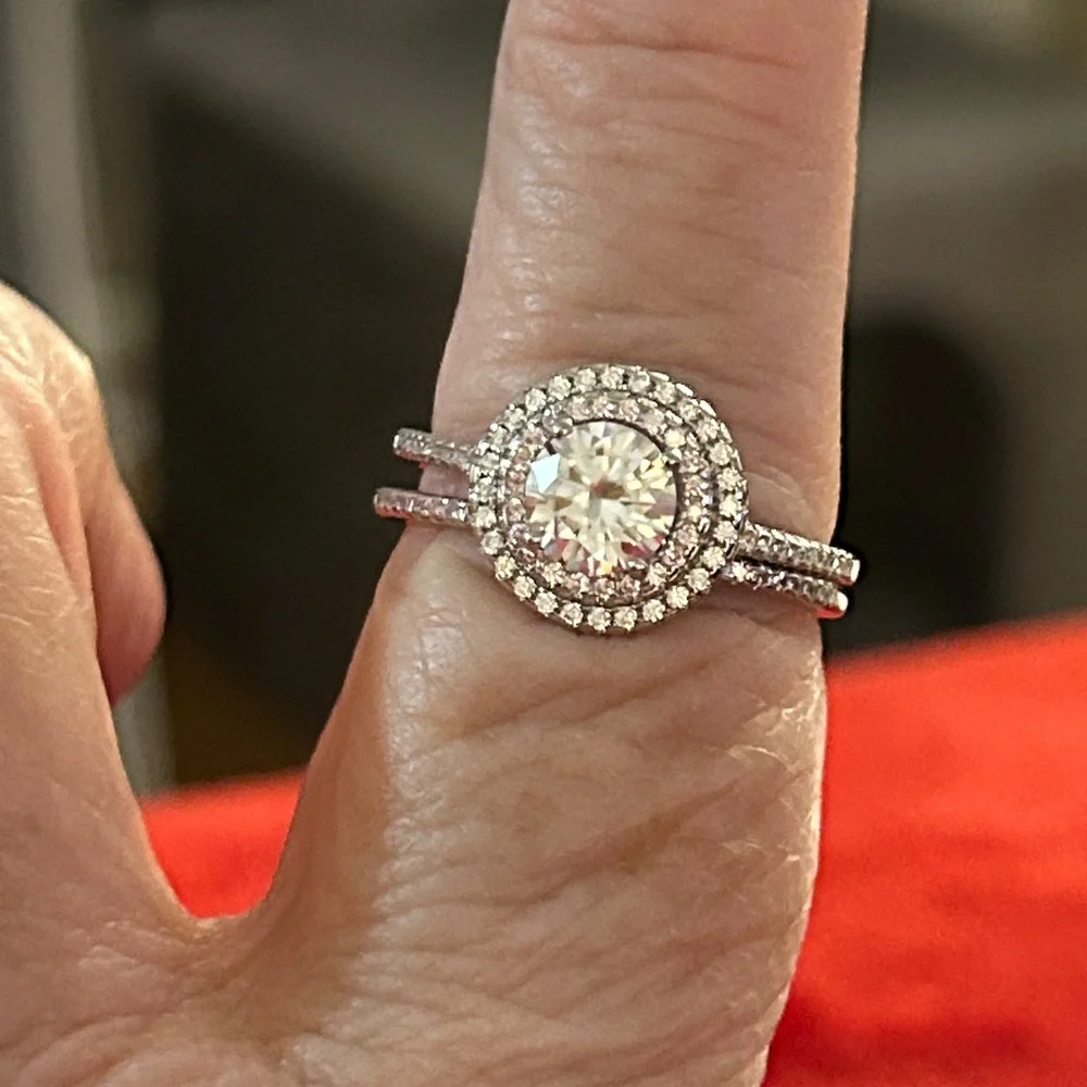 Moissanite set separate silver