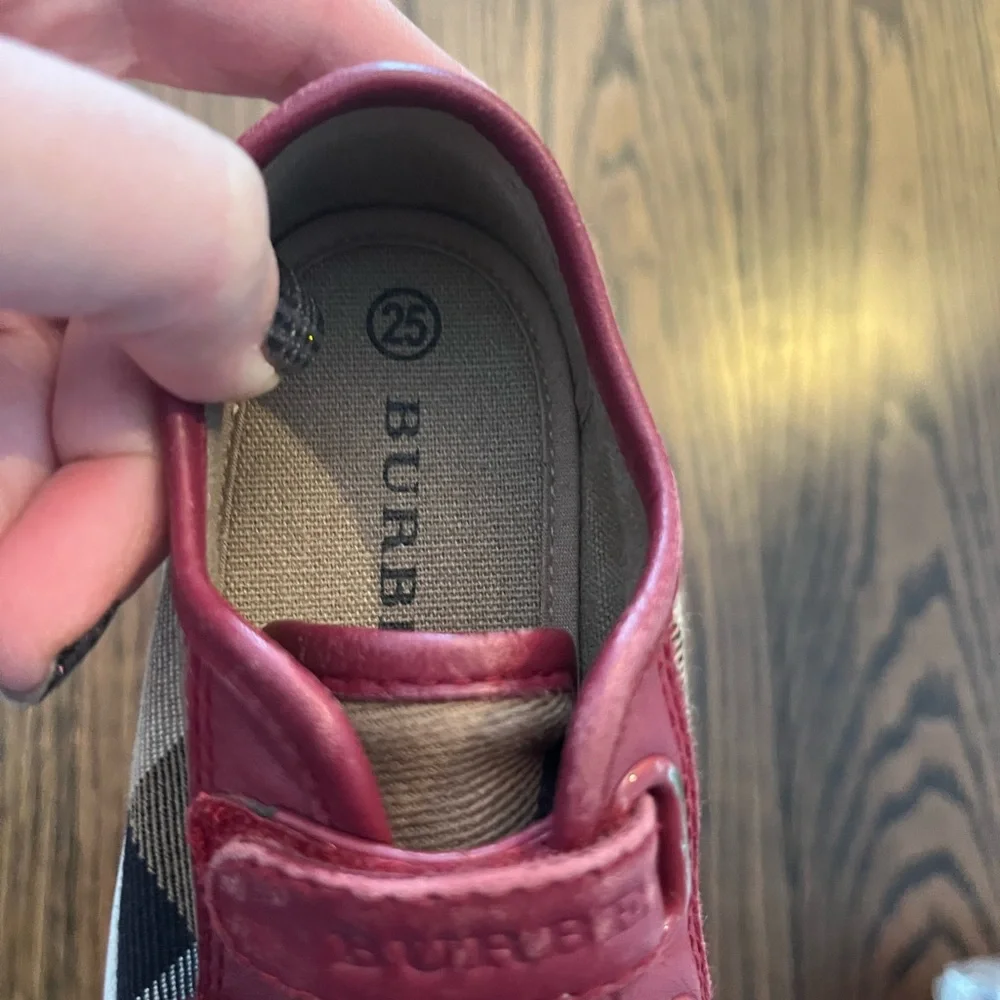 Burberry good shoes
