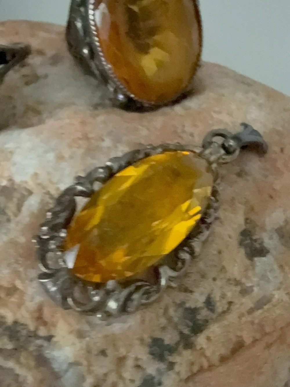 Vintage-Style Silver Ring, pendants with Amber, Blue and Green Faceted Stones