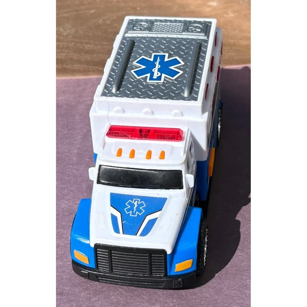 Ambulance with Sound effects Dickie Toys Emergency Rescue Vehicle‎ action