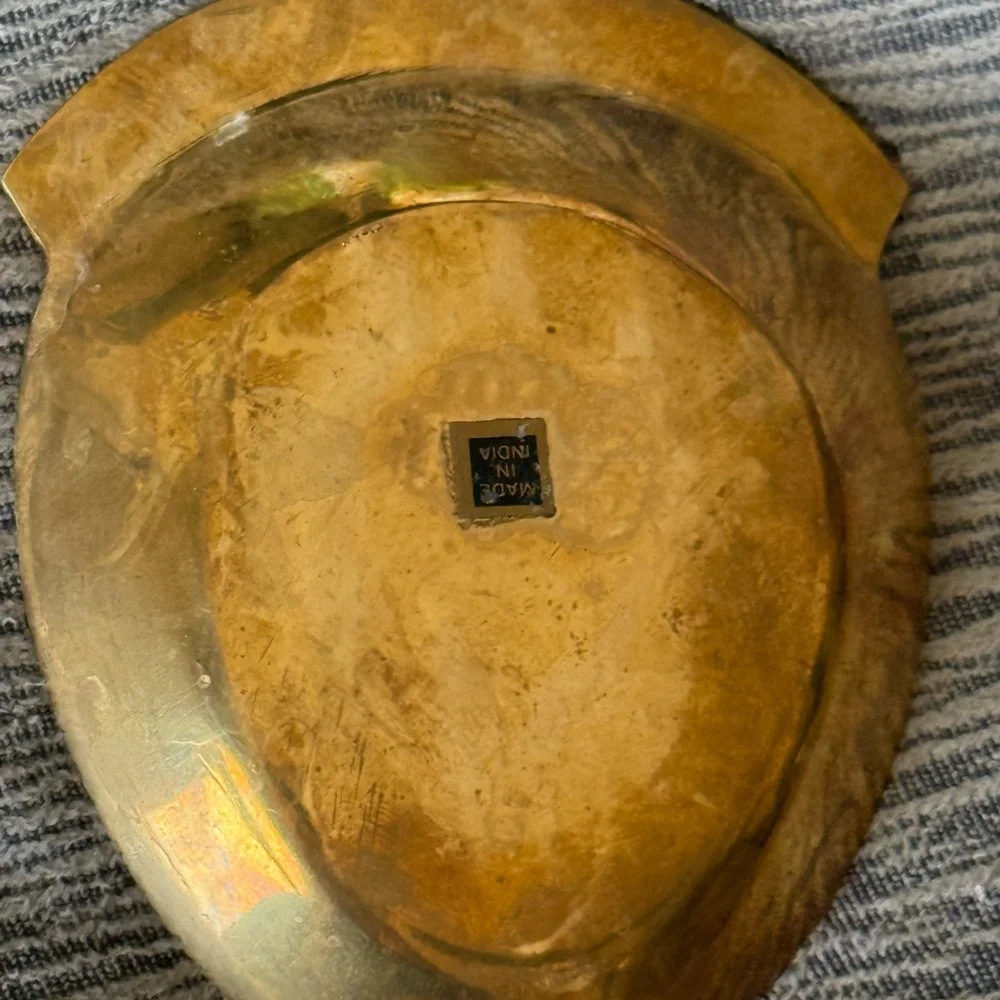 N/A elegant gold