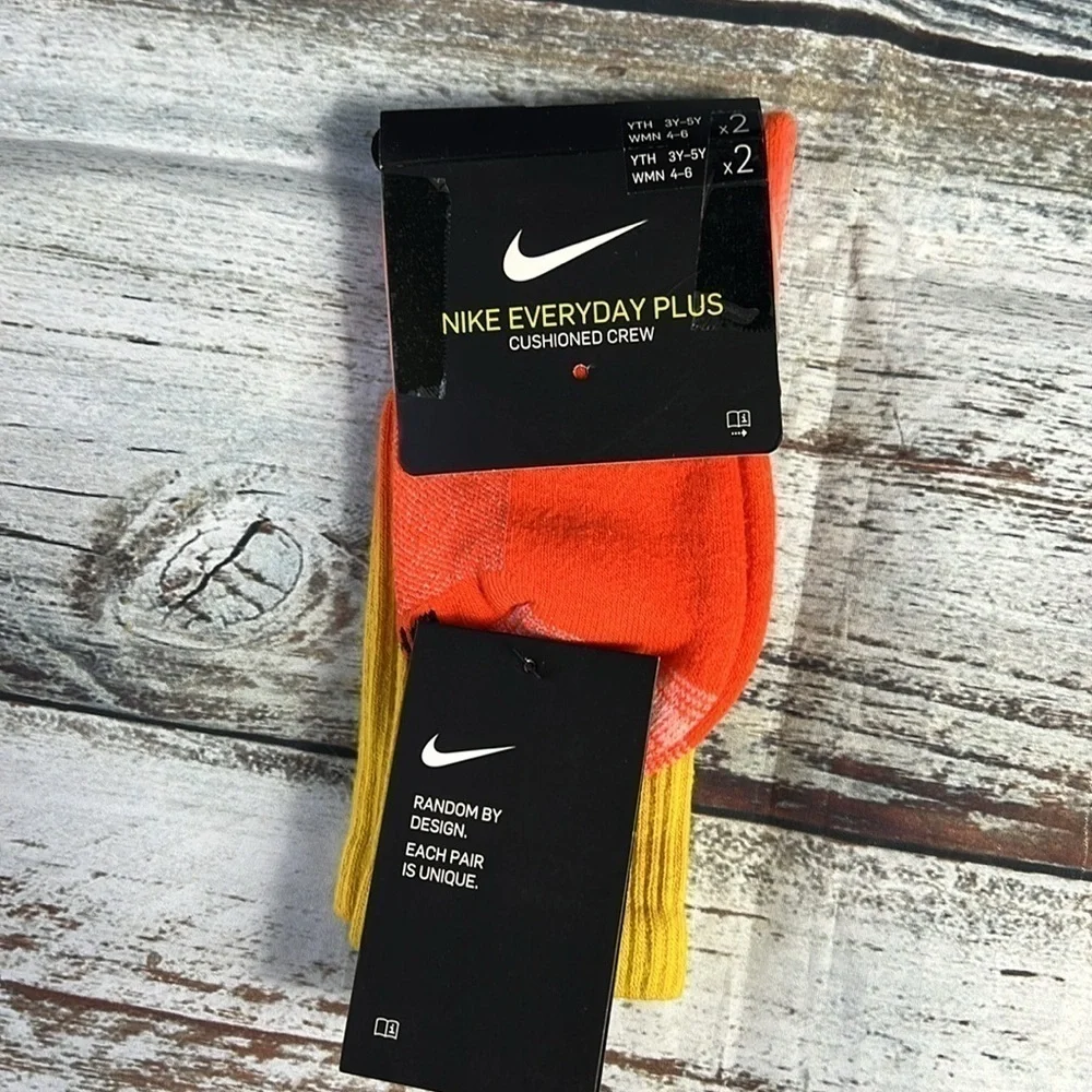 Nike everyday plus