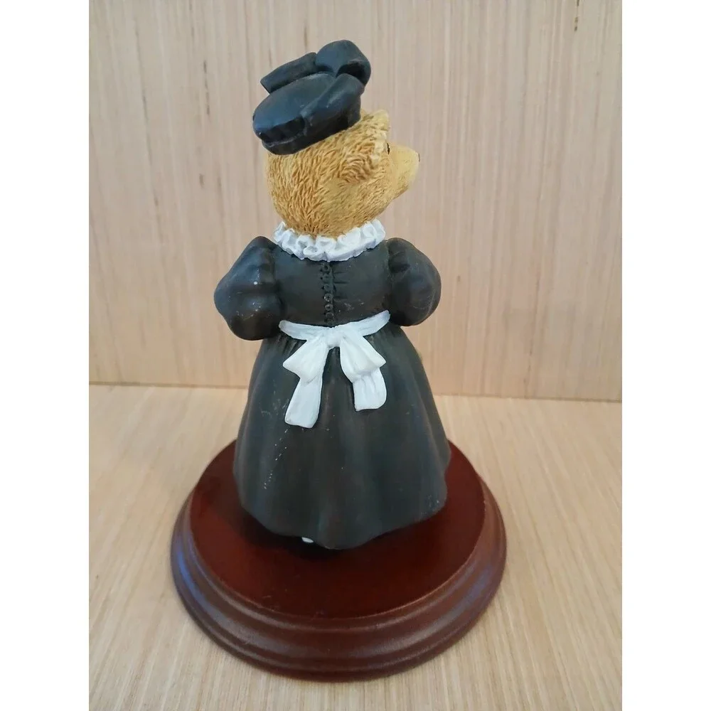 Upstairs Downstairs Bears Figurine Teacher Holding Books Shelf Decor