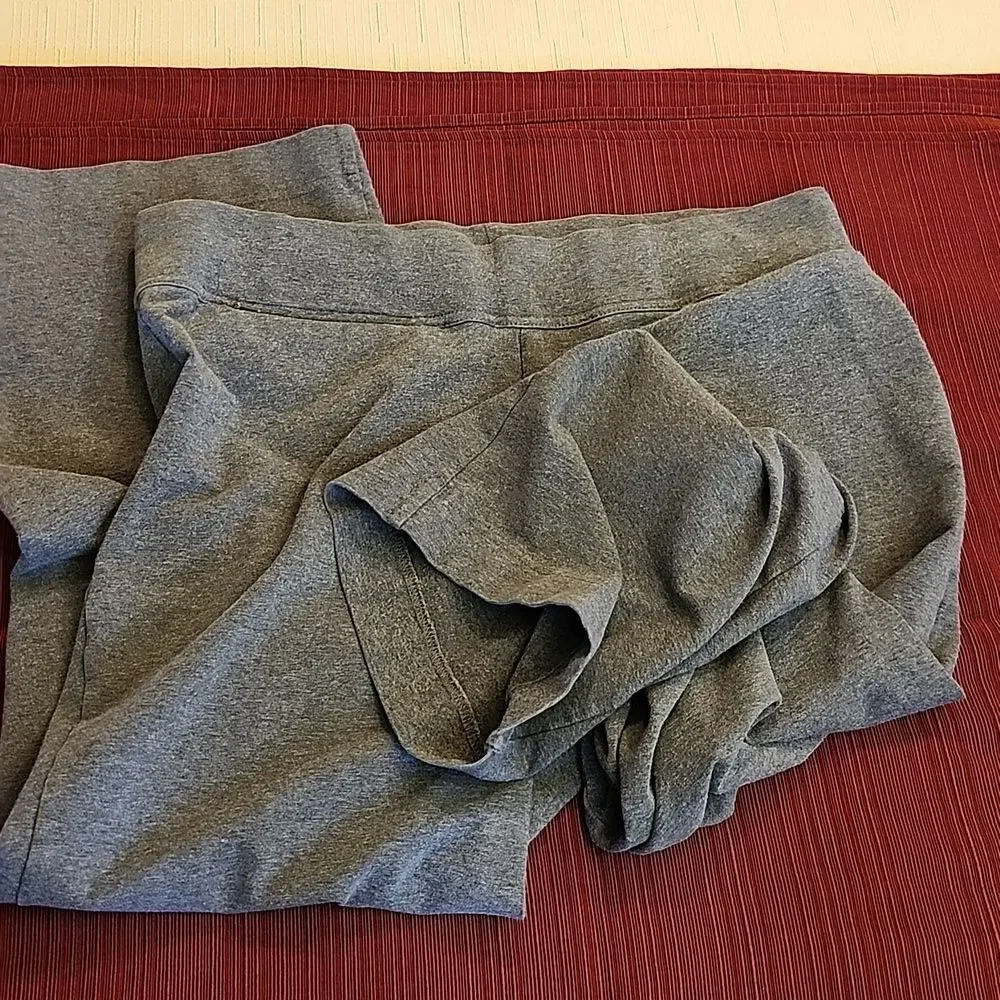 Land's End Women's Athletic Gray Capris, Size Medium (10-12) Tall, Elastic Waist