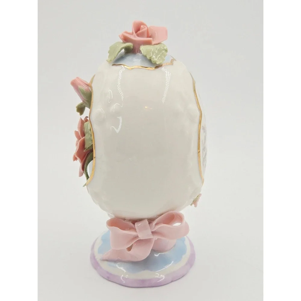 Enesco coquette base has