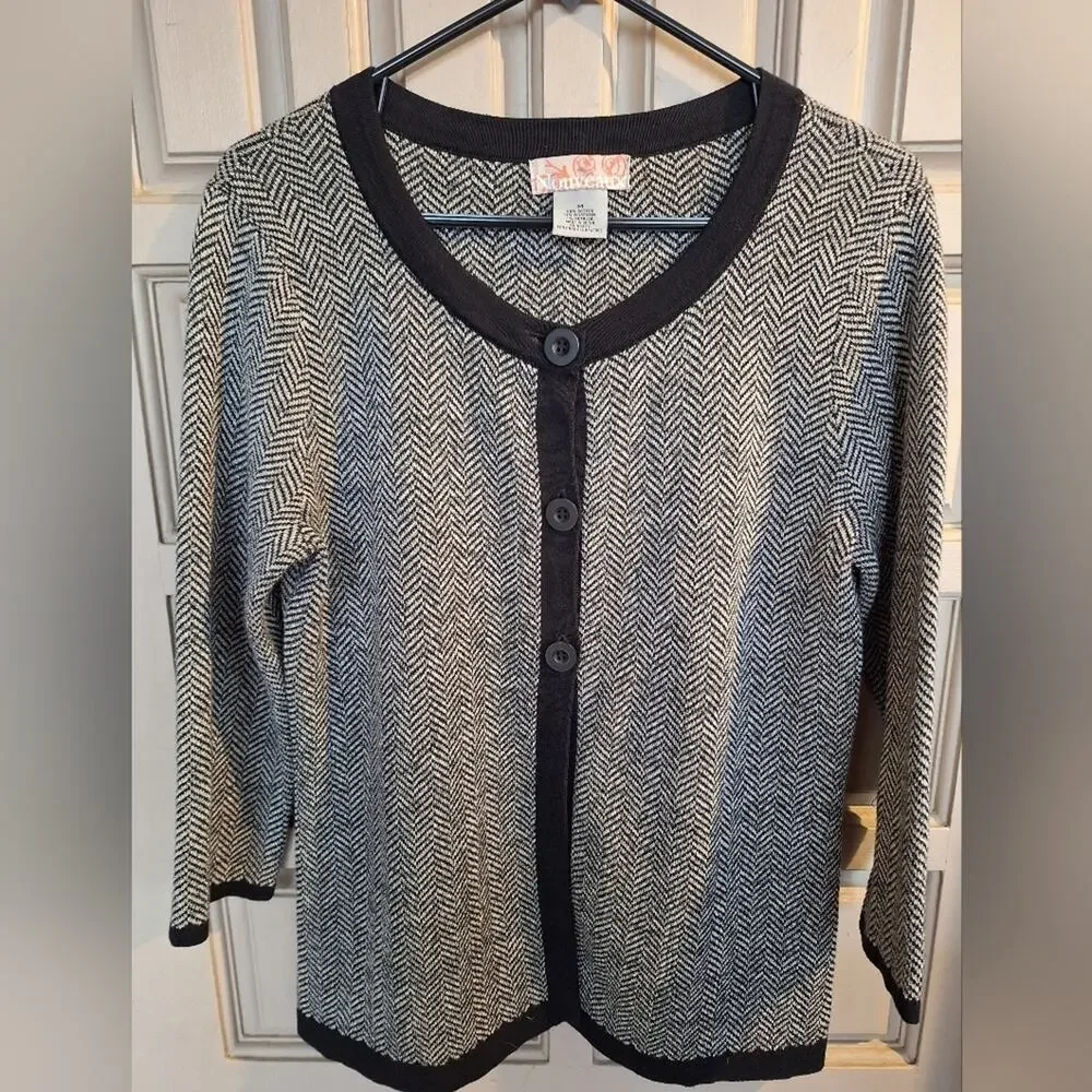 Nouveaux Women's Sweater SzM Knit Gray/Blk Contrast 3Button Closure Nice Look
