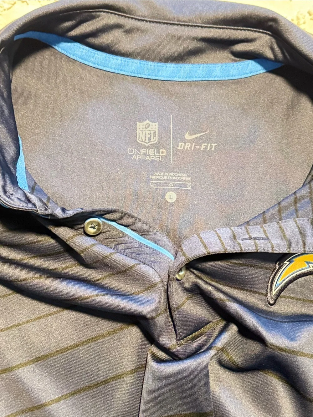 Nike polo subtle