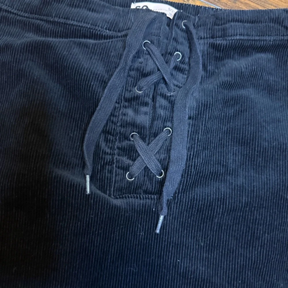 SO fashionable detail up