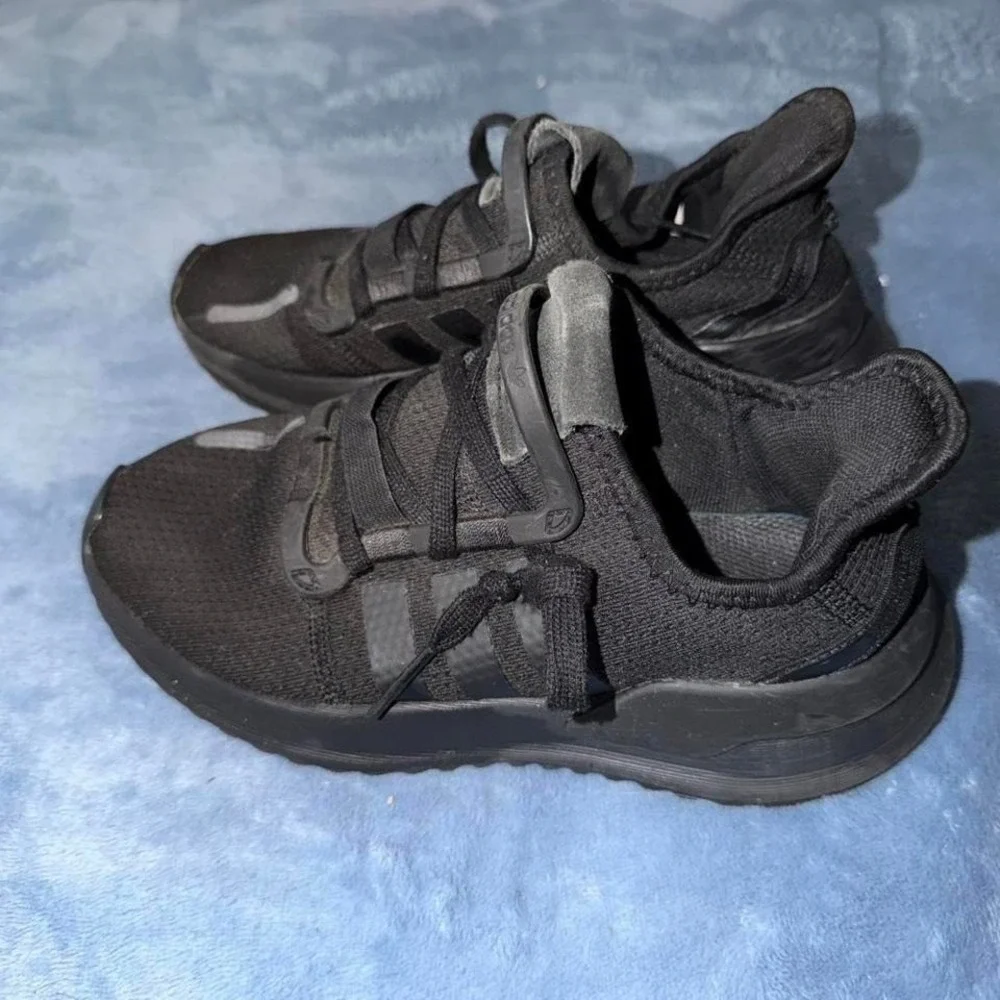 Adidas‎ black Ultra Boost 20 trainers. Kids Size US 3.5