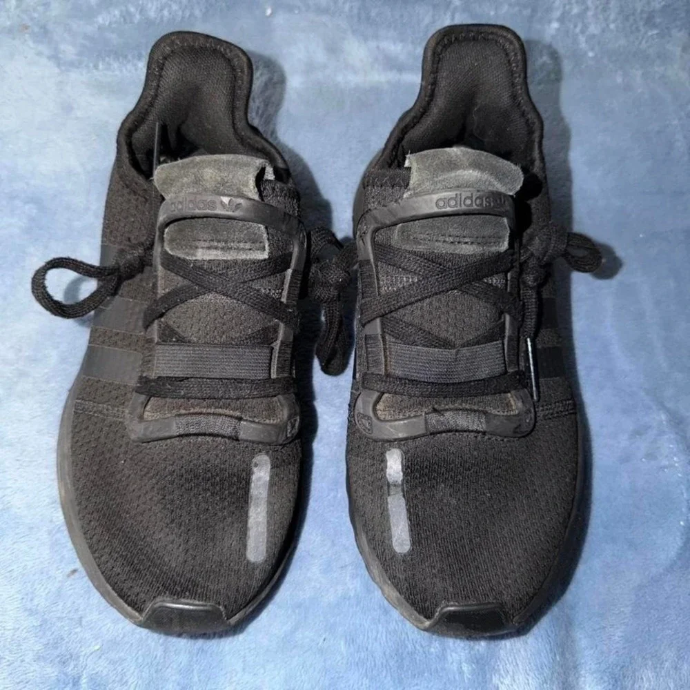 Adidas‎ black Ultra Boost 20 trainers. Kids Size US 3.5