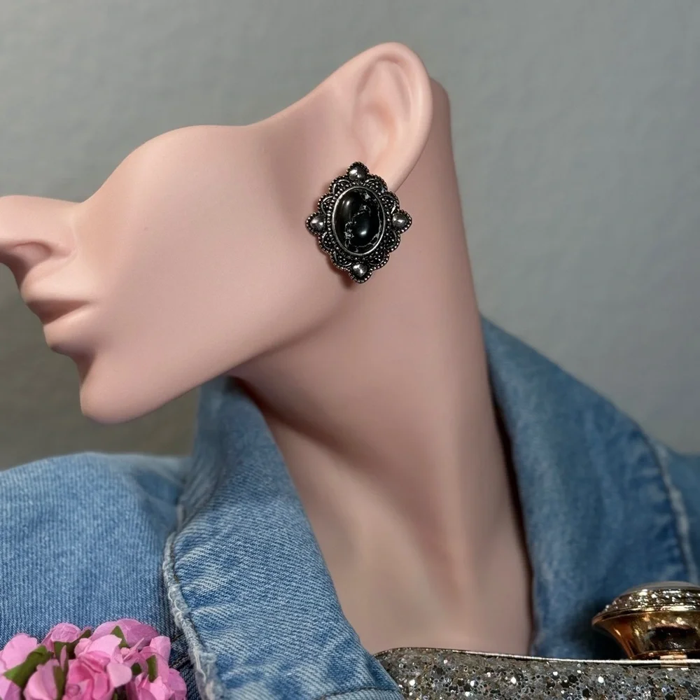 Vintage elegant black