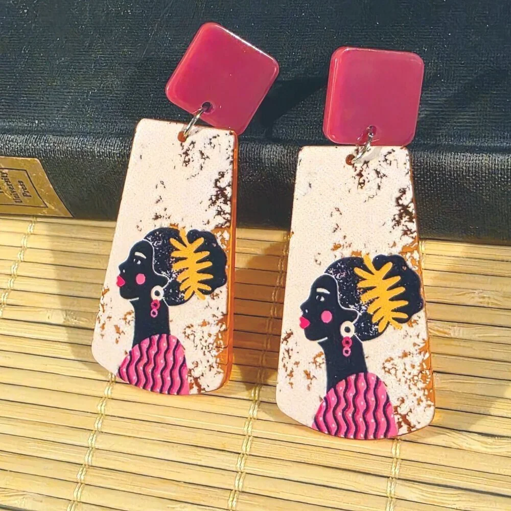 Retro 80s Style Artsy African Woman Vintage Lucite Pendant Dangle earrings