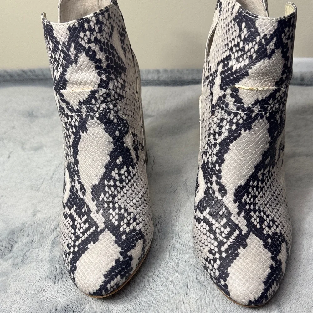 Steve Madden stunning steve
