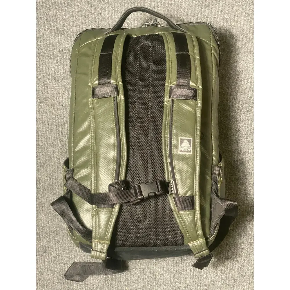 Jansport this boasts