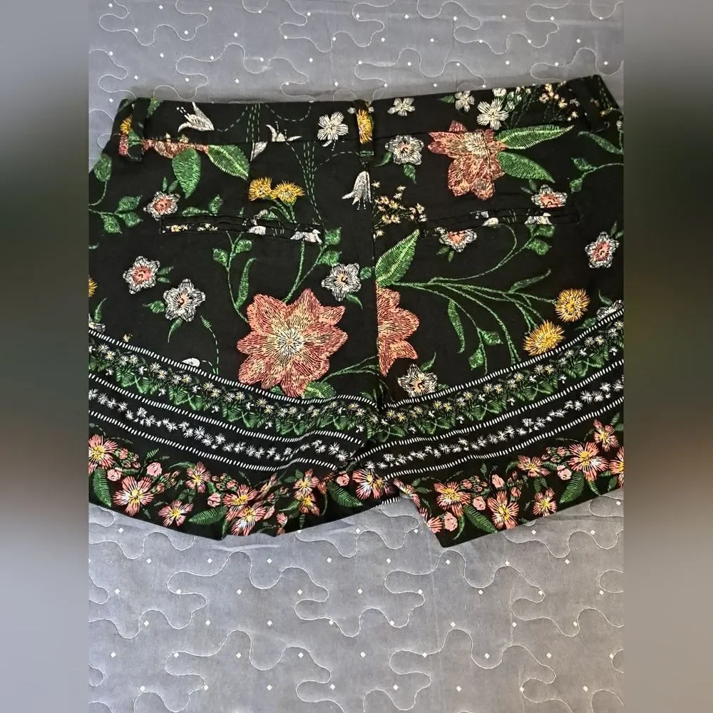 Old Navy black floral Everday shorts size 0