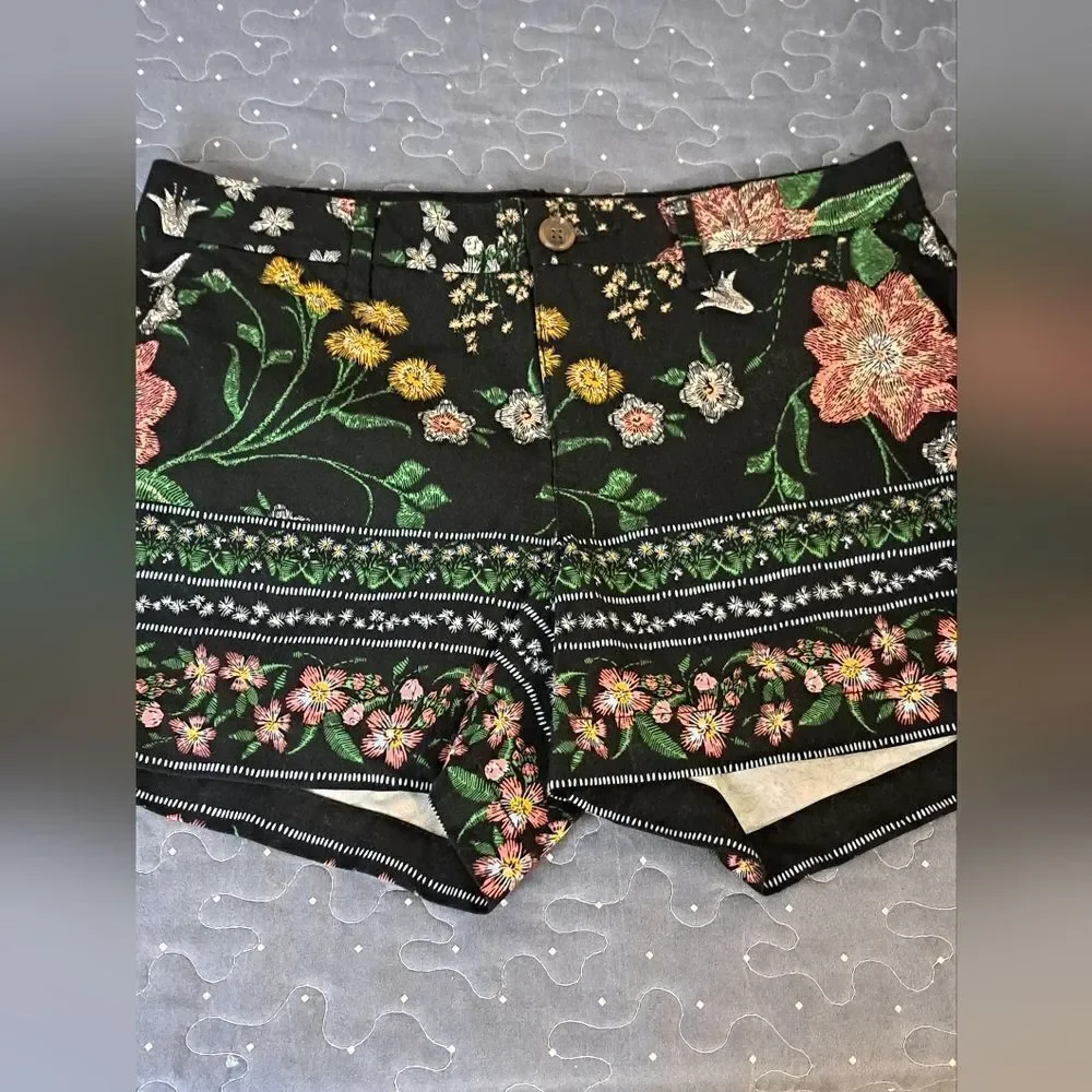 Old Navy black floral Everday shorts size 0