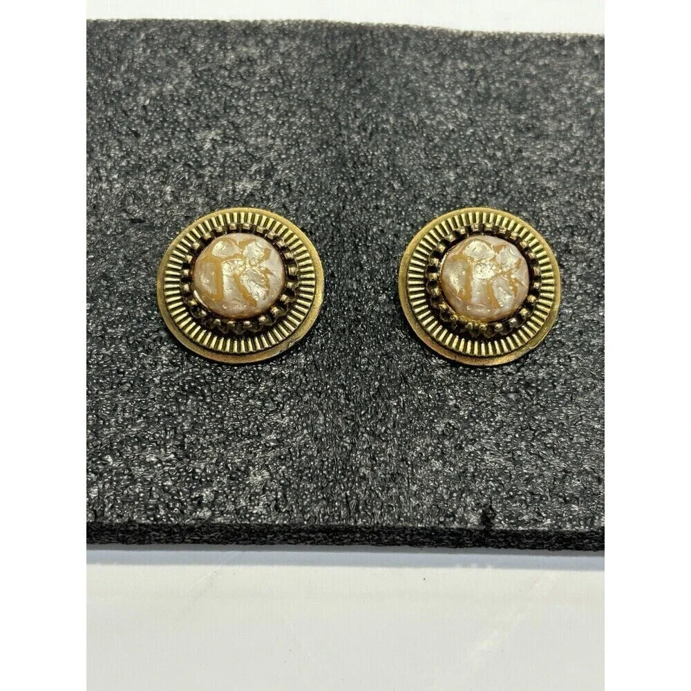VTG ROUND GOLD TONE FAUX BAROQUE PEARL CLIP EARRINGS ETRUSCAN Art FLORENZA