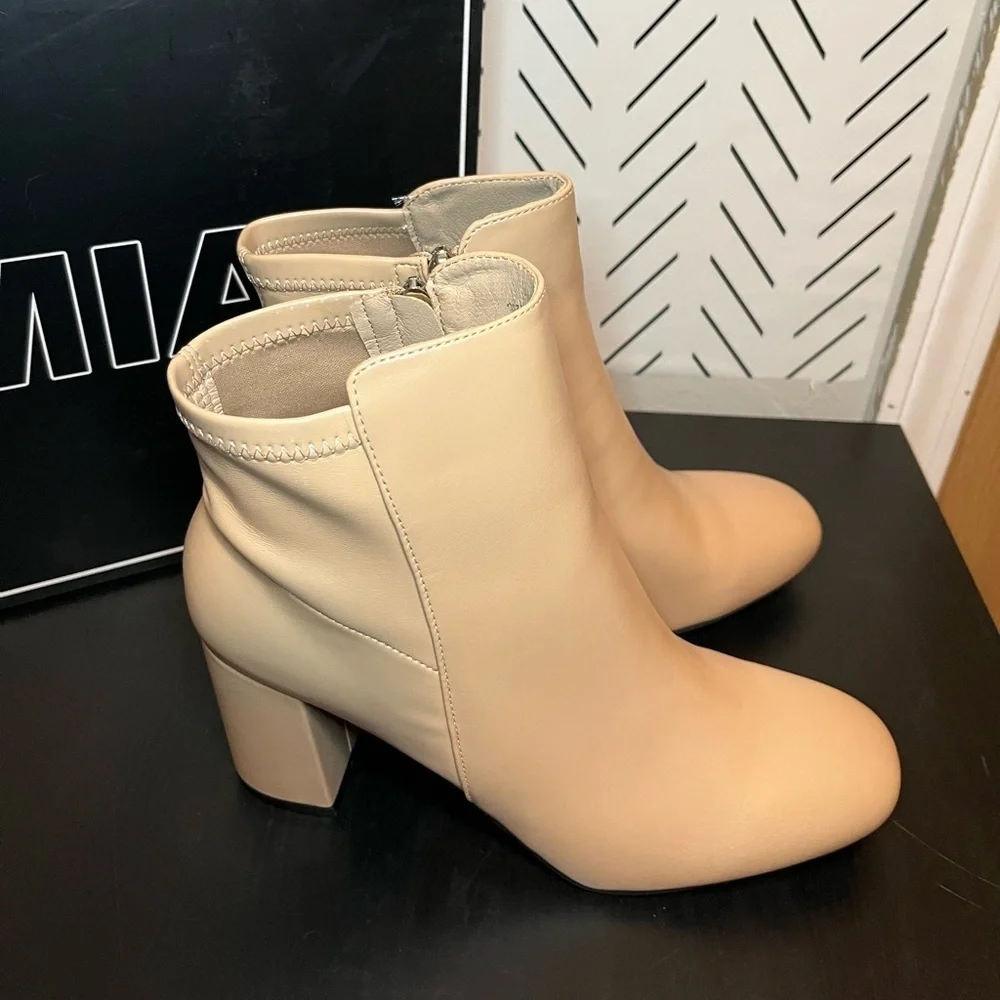 MIA Carla Booties in Nude NWT