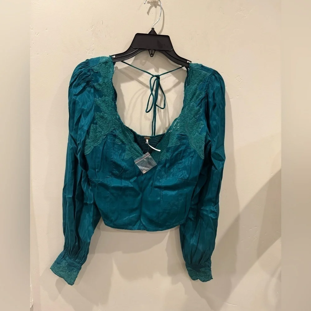 Free People questions leave