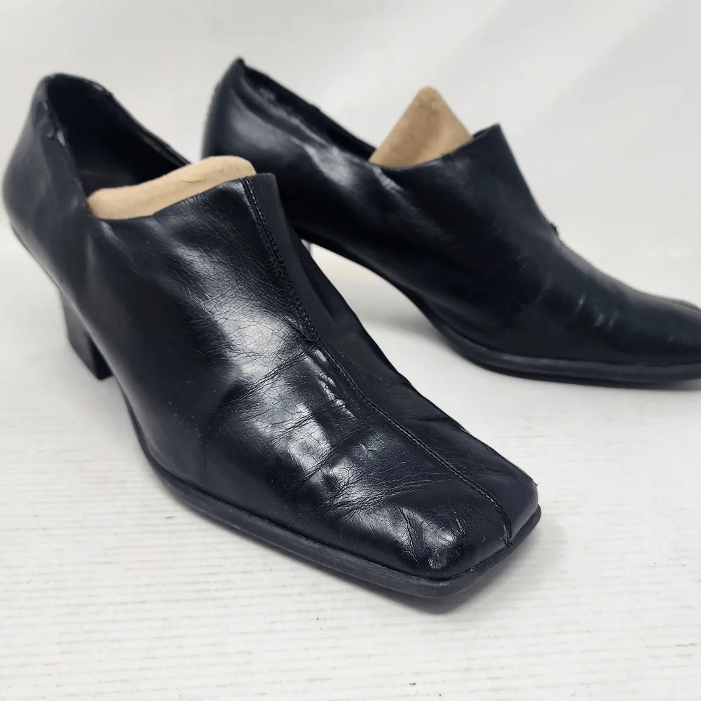 Liz Claiborne #minimalistfashion leather ideal