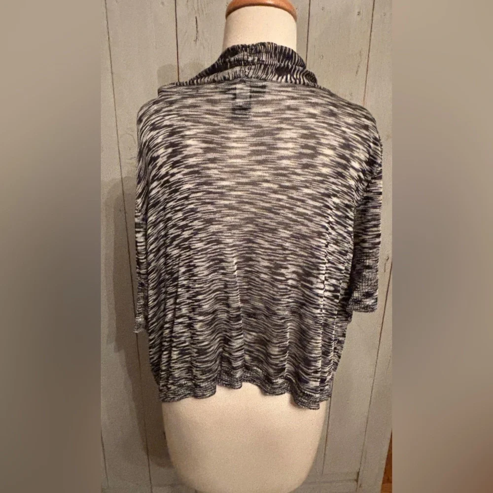 LANE BRYANT Short Sleeve Black /White Open Short‎ Sleeve Cardigan Sz 22/24 Rayon