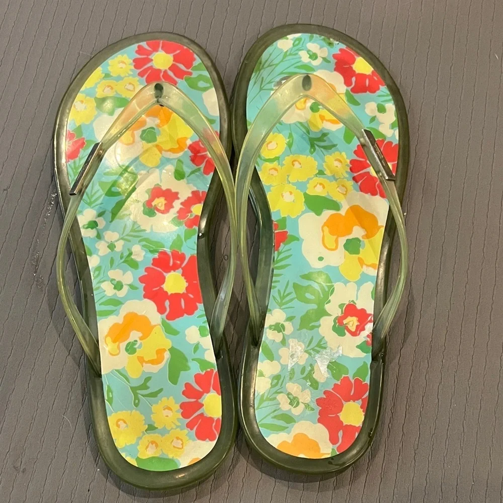 Lilly Pulitzer  Women's Flip Flops size 8