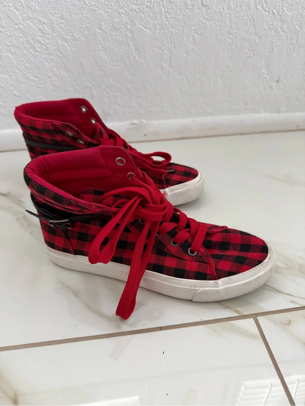 Olivia Miller Women’s Size 8 Red and Black Buffalo Plaid High-Top Sneakers