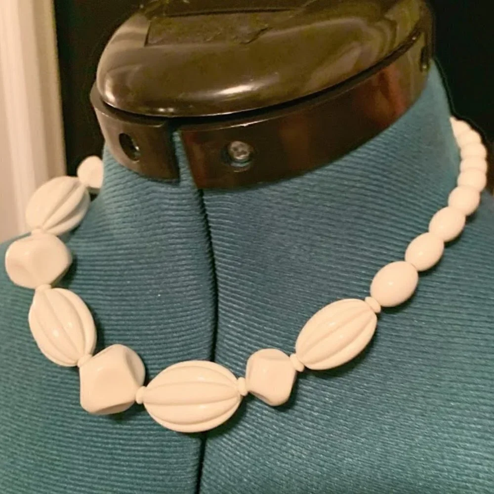 N/A vintage choker