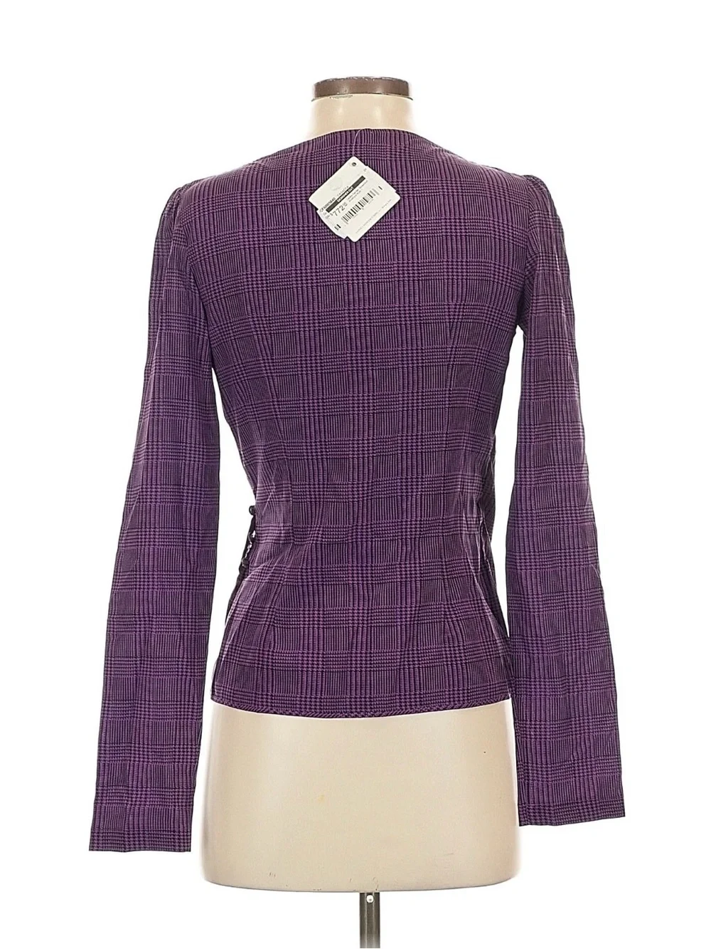 La Perla traditional prince