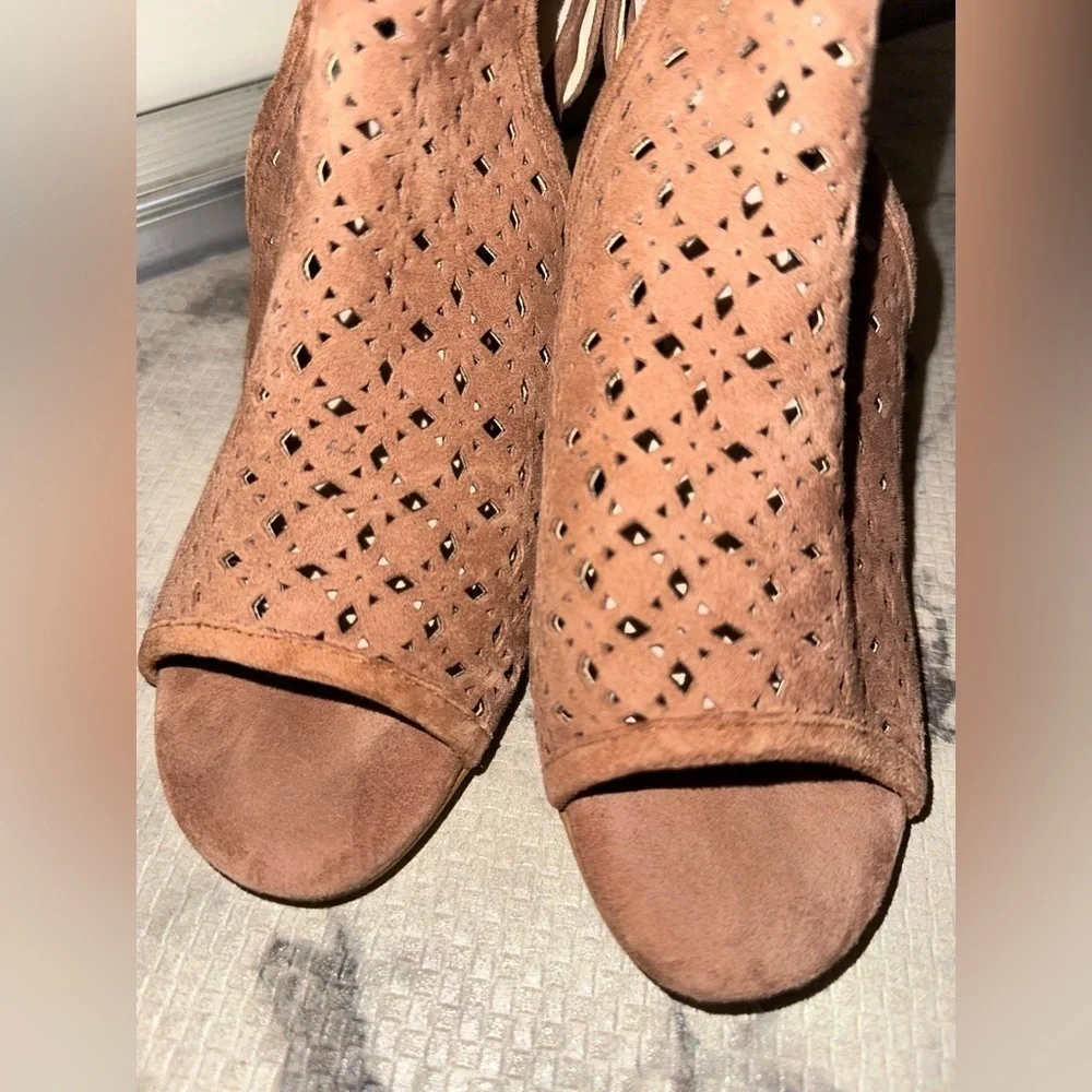 Cole Hann suede leather brown wedge peep toe heel contemporary 7B