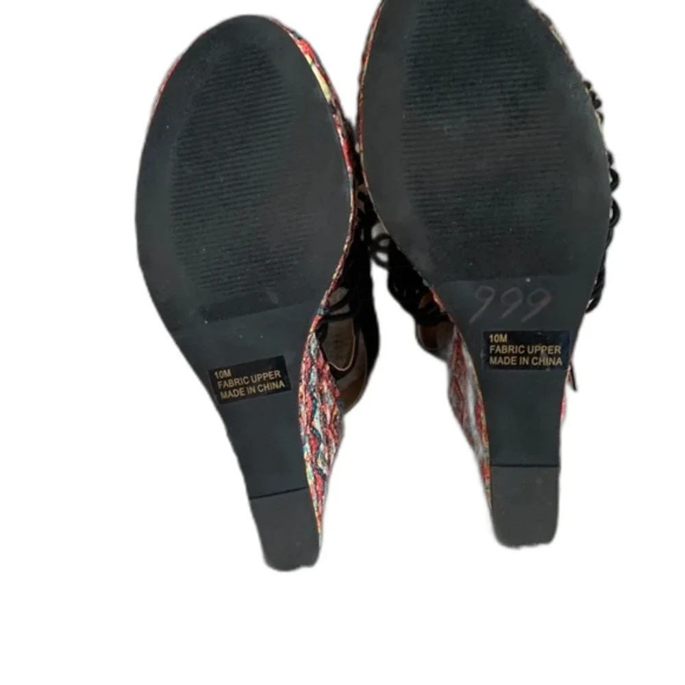 Mojo Moxy yellow outsole