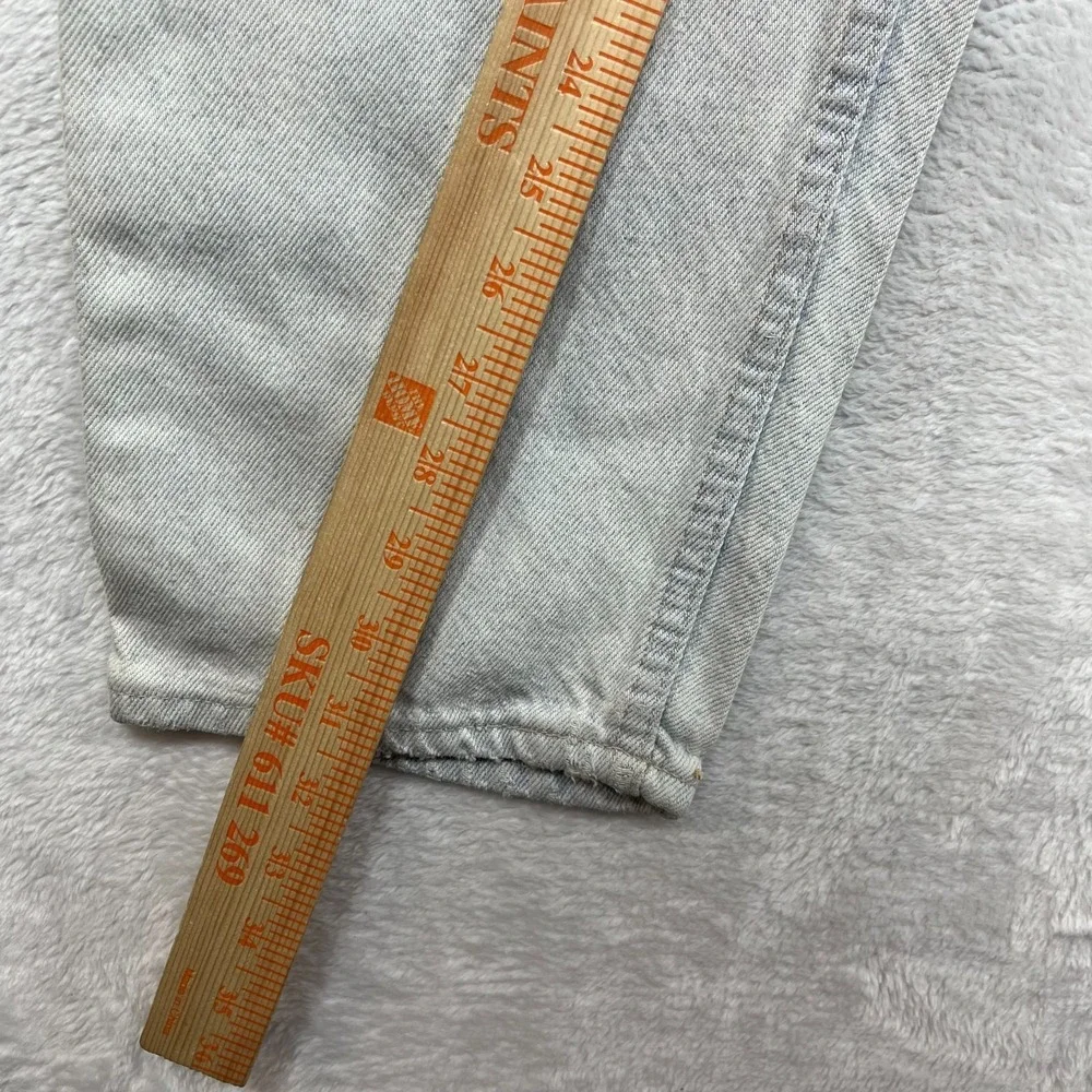 Vintage Levi's Jeans Men's Blue Denim Relaxed Fit Tapered Leg Zip‎ Fly - 32X31.5