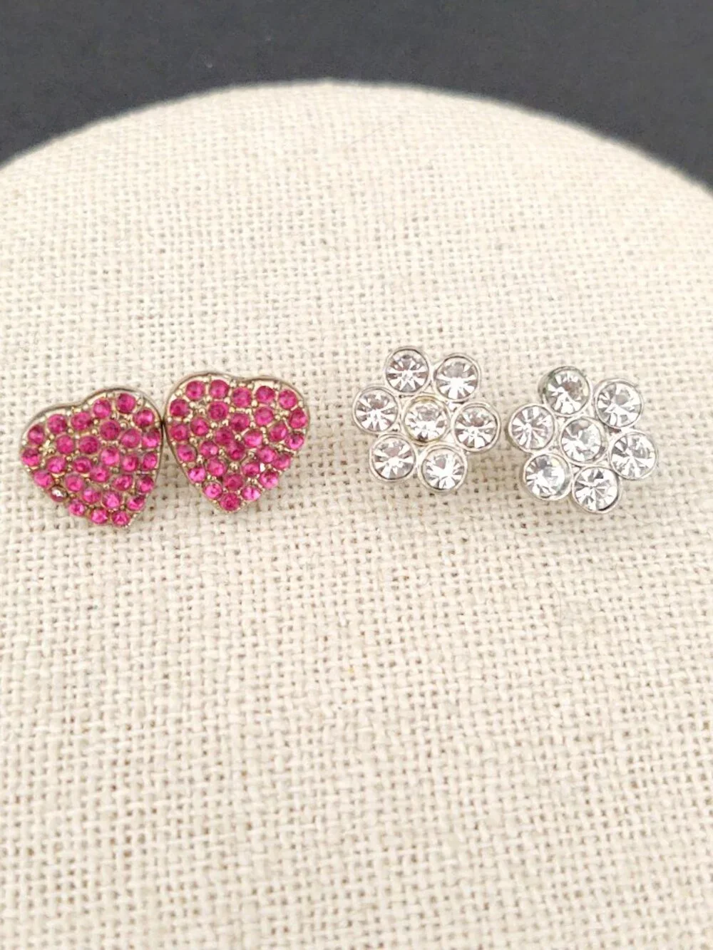 Crystal flower and glass heart earrings