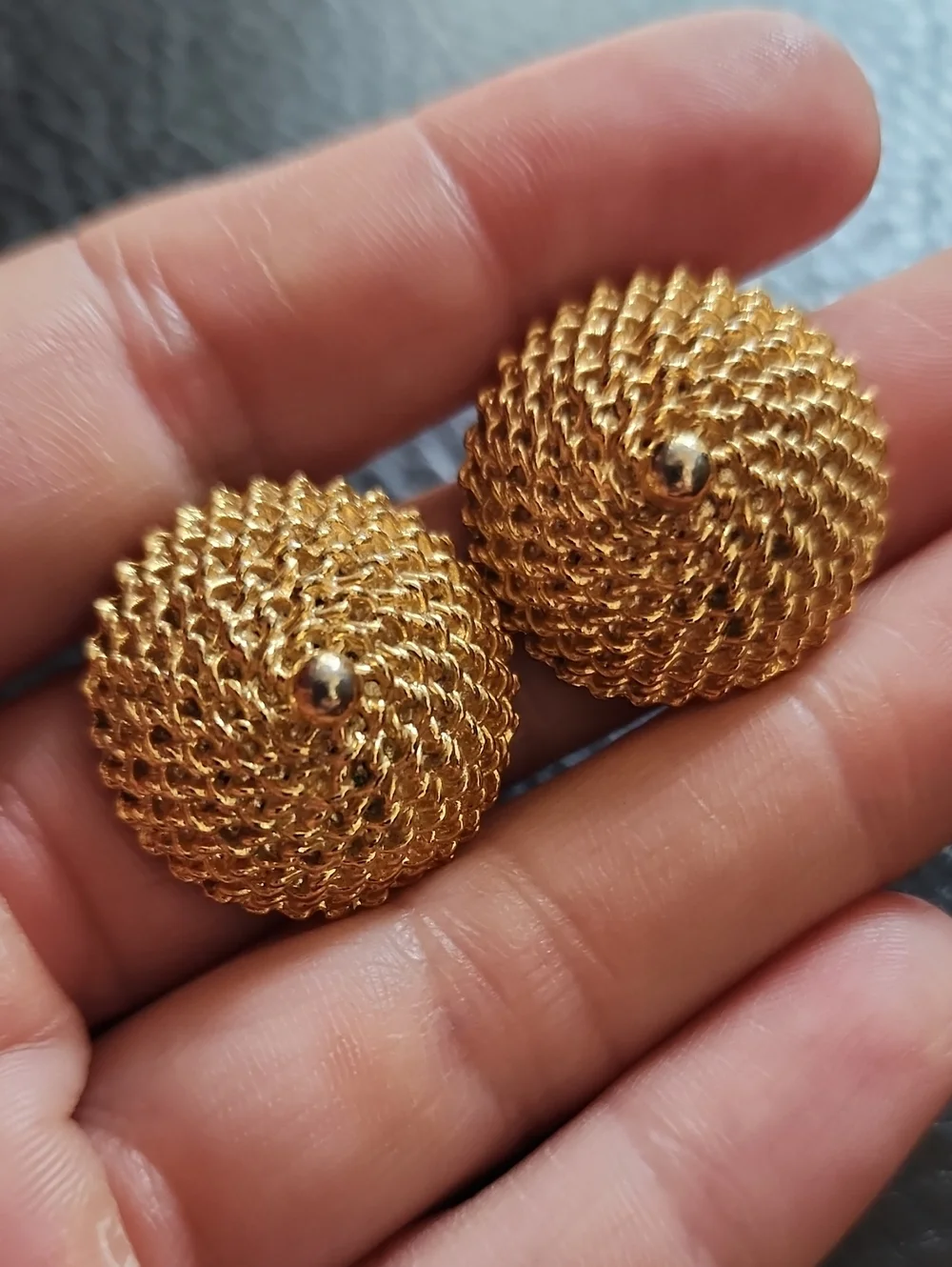 VTG Gold-Tone Braided Dome Clip Earrings - Classic Women's Jewelry