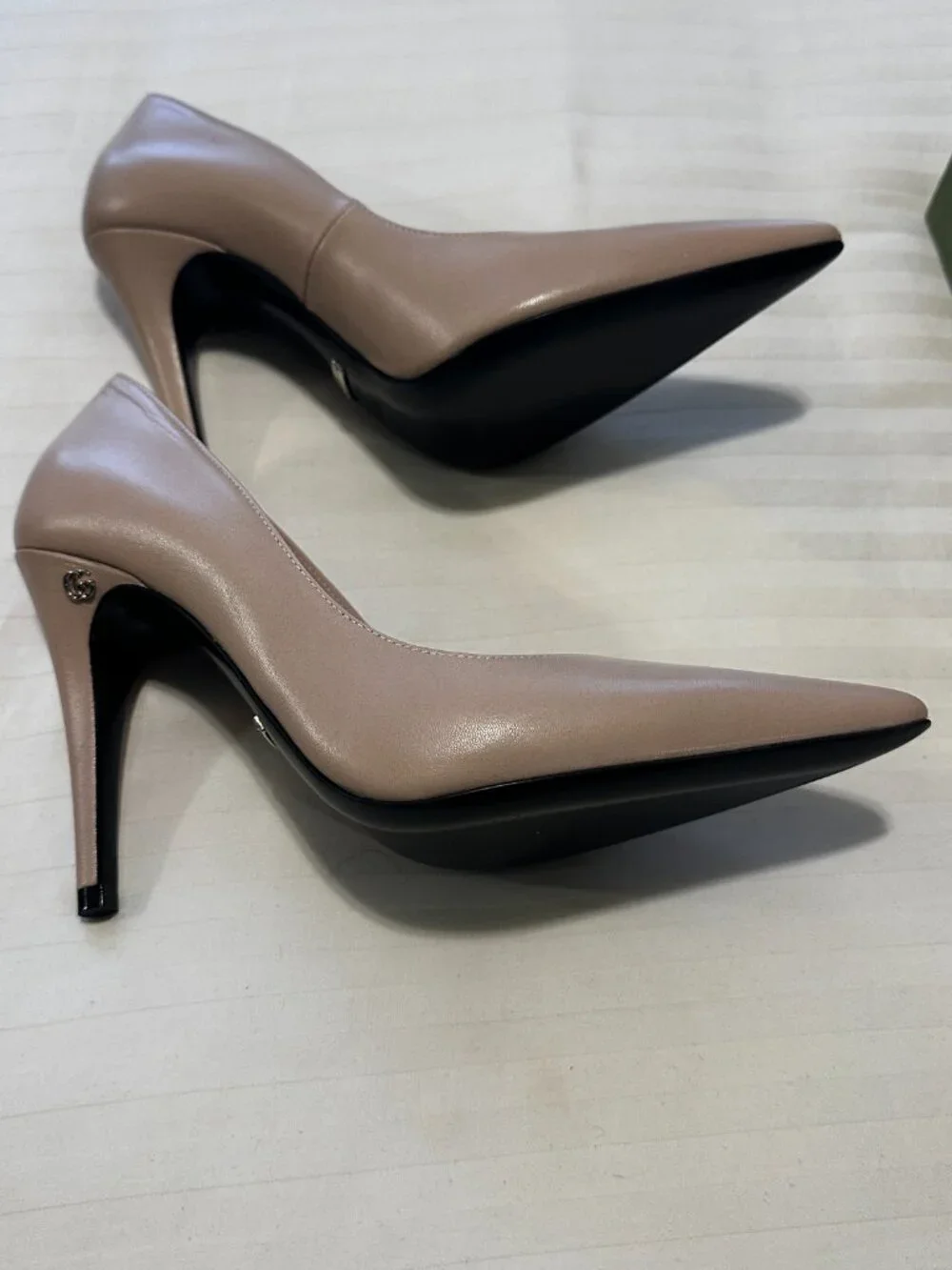 GUCCI Leather Malaga Kid Anita Pumps - Size 6.5/ 36.5 pristine condition