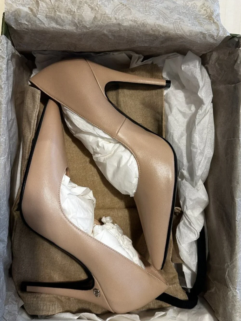GUCCI Leather Malaga Kid Anita Pumps - Size 6.5/ 36.5 pristine condition