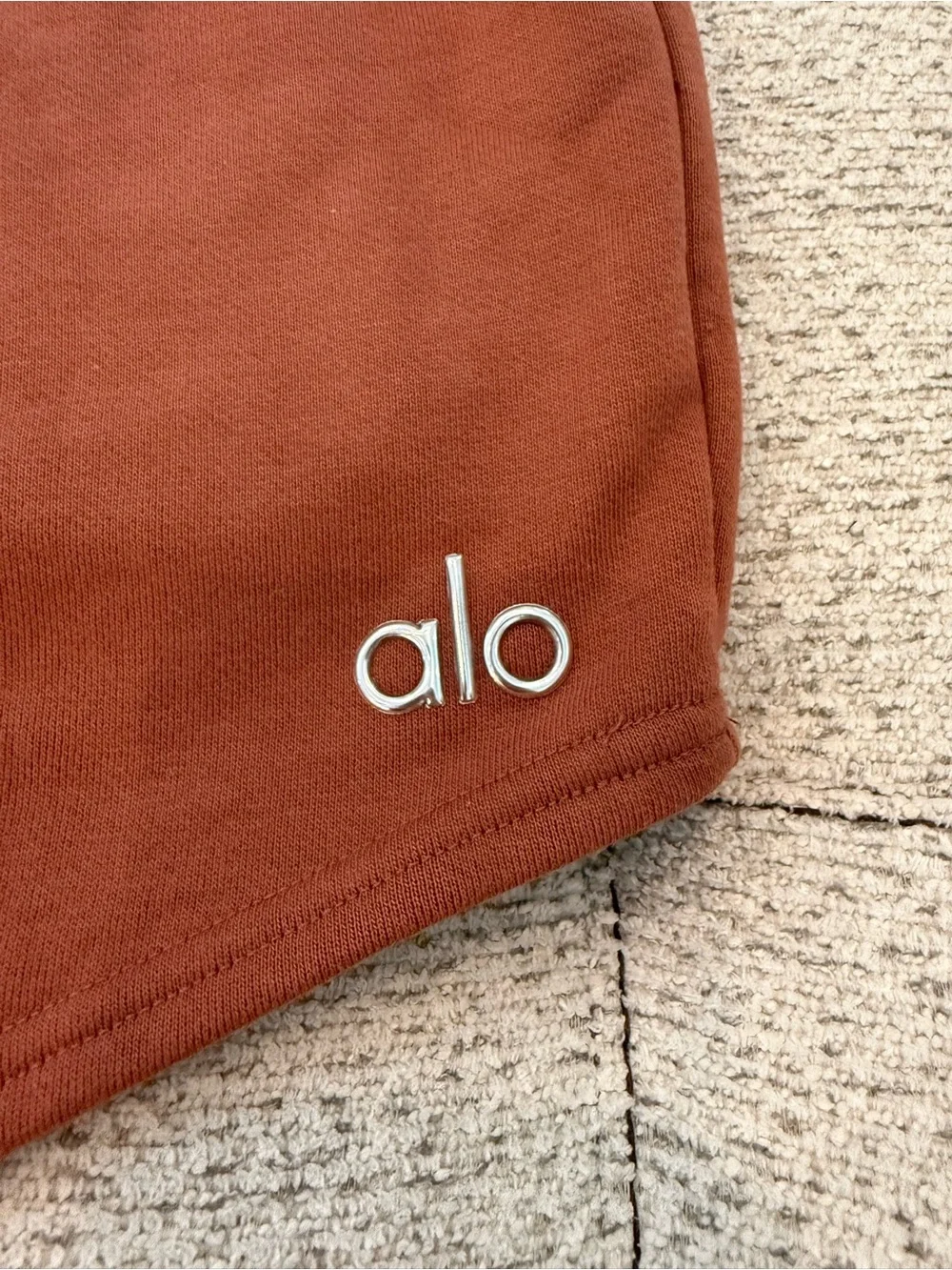ALO Yoga casual skater