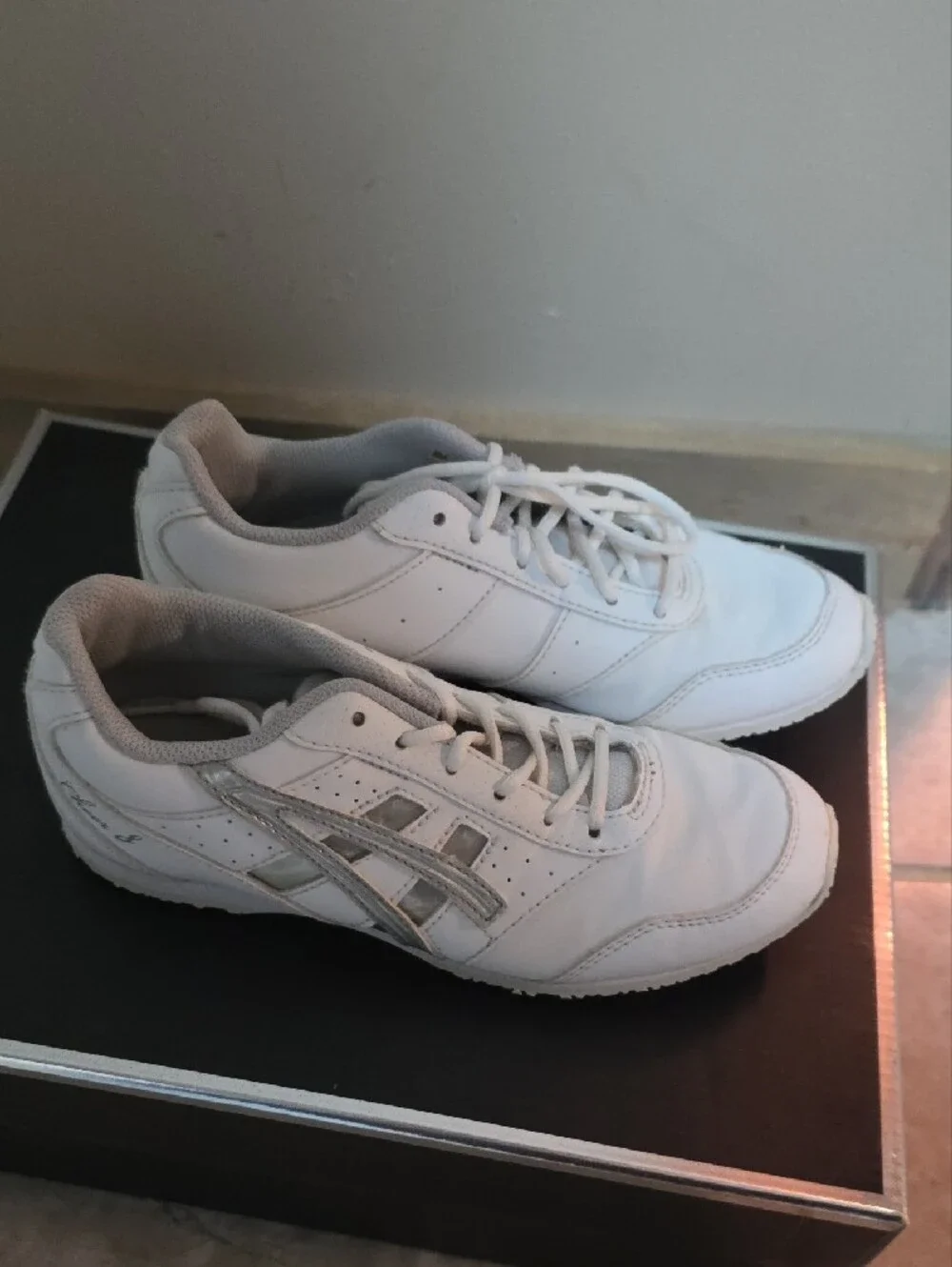 Asics classic kids