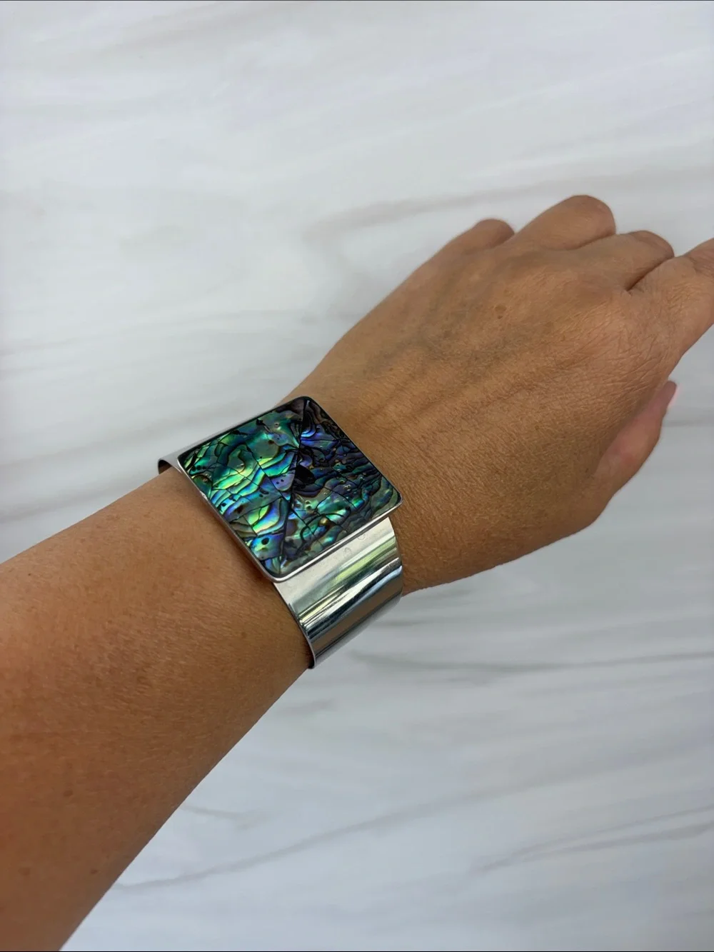 N/A stylish silver