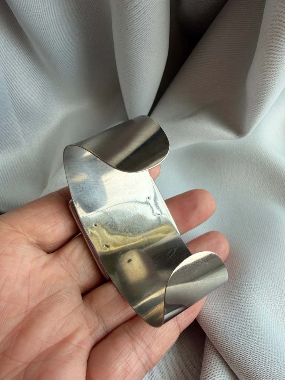 N/A stylish silver