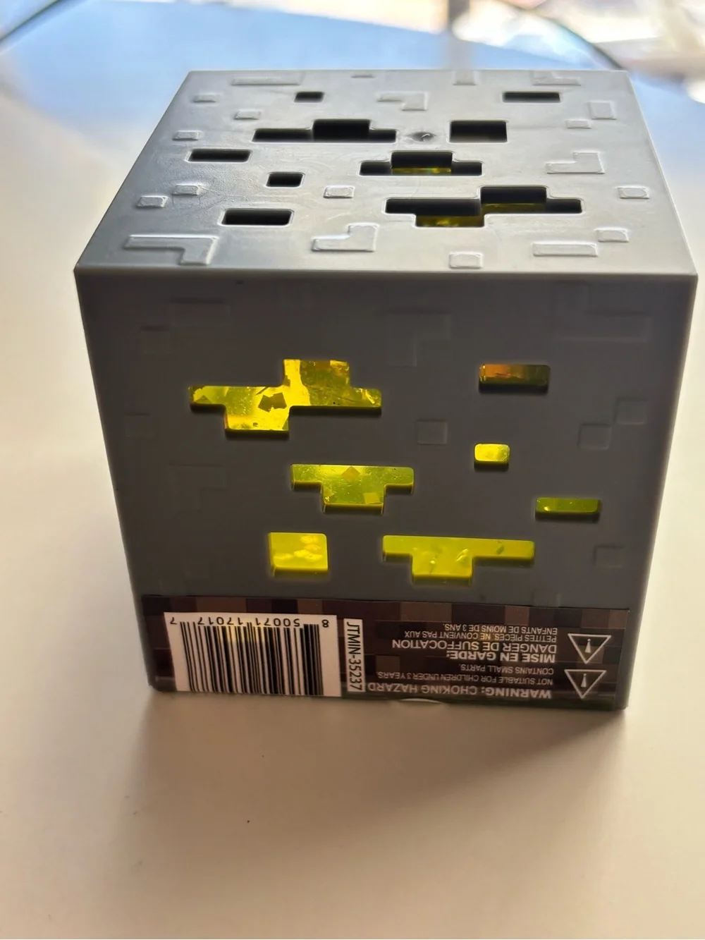 Minecraft gray plastic